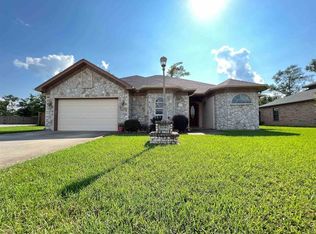 6040 Queens Ct, Orange, TX 77630