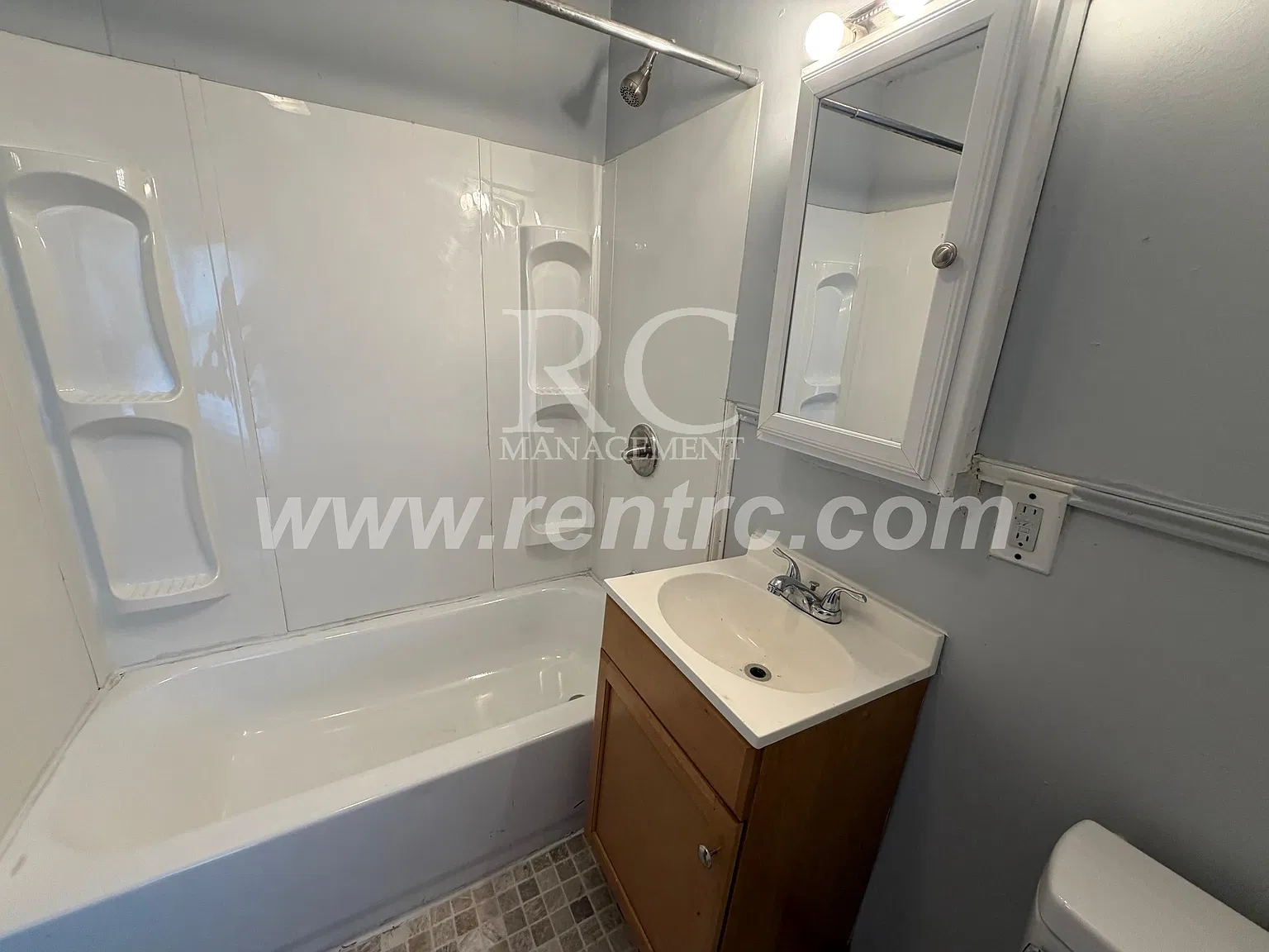 2 bed, 900 sqft, $775 — Photo 4
