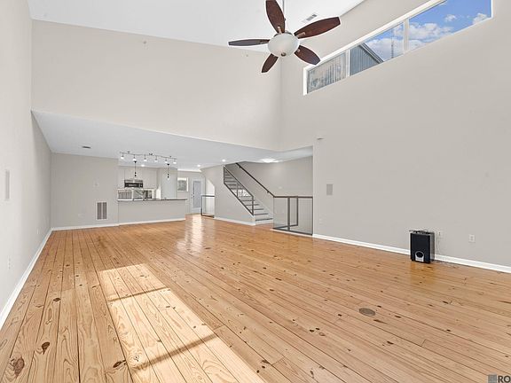 2nd image of 1720 Nicholson Dr APT 31