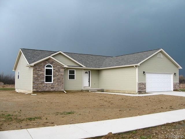1st image of 2073 Redwood Ct