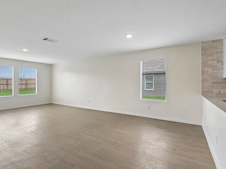 3188 Dispatch Dr — Photo 7