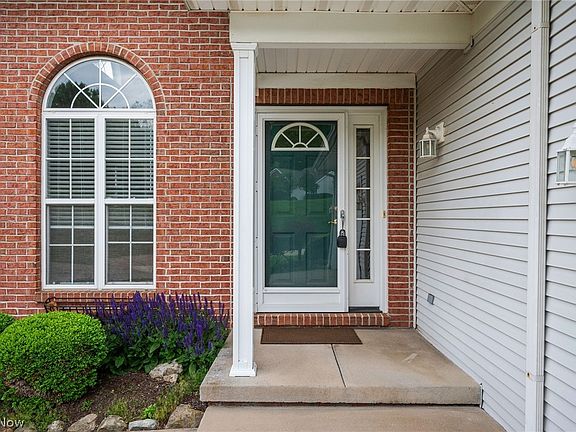 3rd image of 500 Glen Hollow Cir