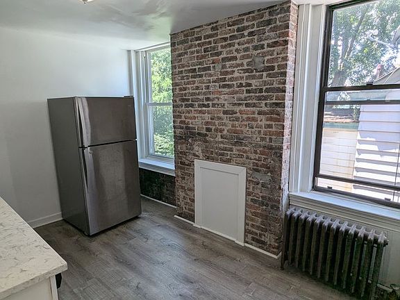 2nd image of 1803 Davis Ave Unit 4
