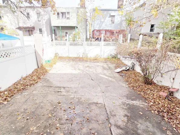 164 Bayview Avenue image 24 of 26