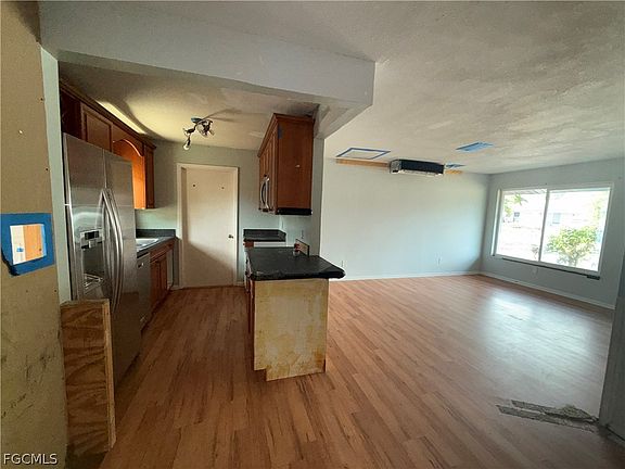 3rd image of 9112 Pineapple Rd