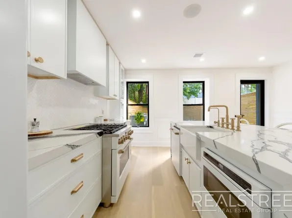 90 Hull Street image 4 of 15