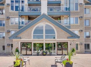 7239 W Sierra Morena Blvd SW #107, Calgary, AB T3H 3L7