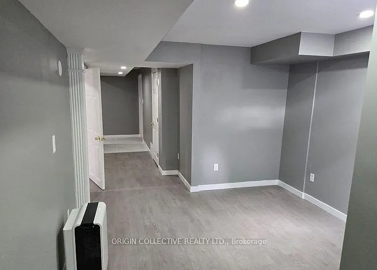 5 Hearthstone Cres — Photo 8