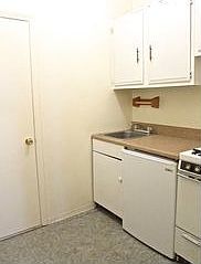 2nd image of 221 W 28th St APT 2RW