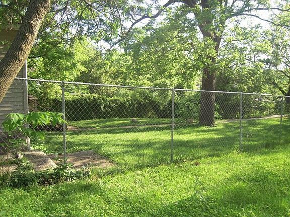 4th image of 1010 S Harris Ave