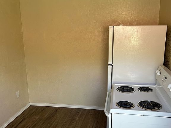 4th image of 13514 Lower Lakeshore Dr