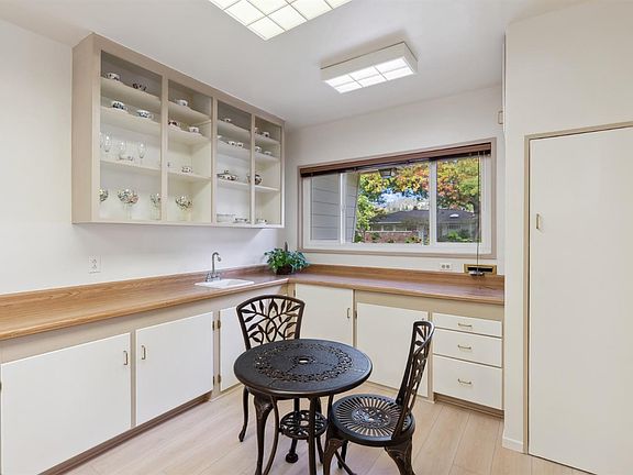 5th image of 1656 Julianne Place