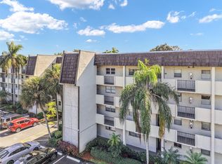 6200 NW 44th St APT 401, Lauderhill, FL 33319