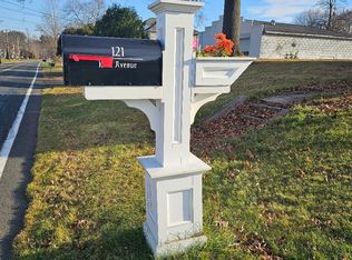 121 Kent Ave, Suffield, CT 06078