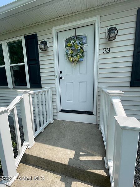 3rd image of 33 Buell Street