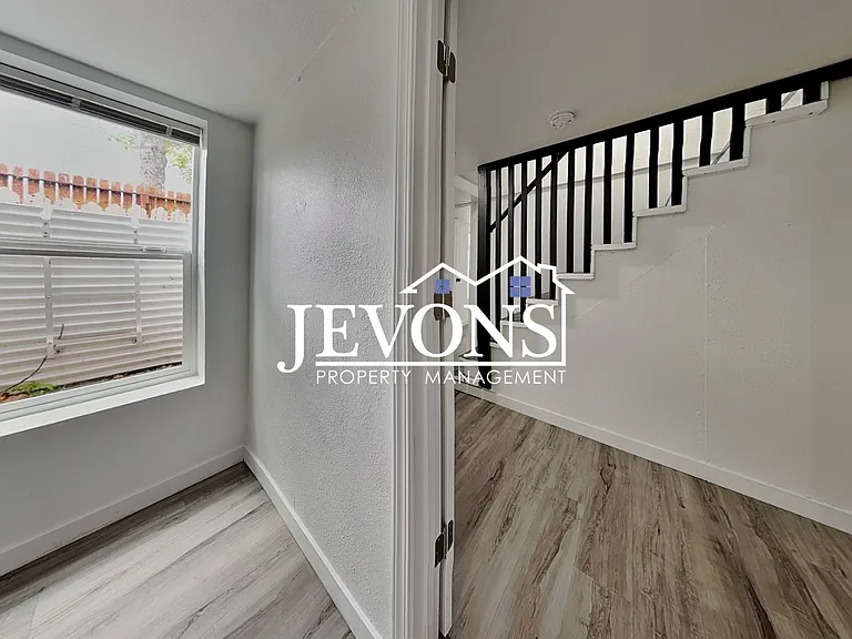 630 N Skyline Dr #B — Photo 11