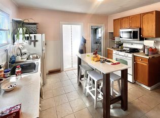 282 Lowell St #1, Somerville, MA 02145