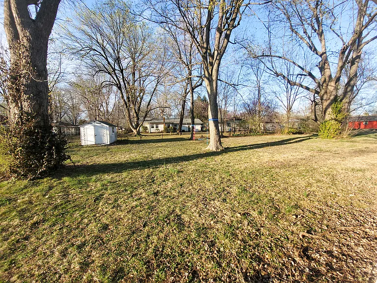 517 E McGee St — Photo 31