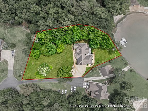 2nd image of 1850 Poinciana Dr