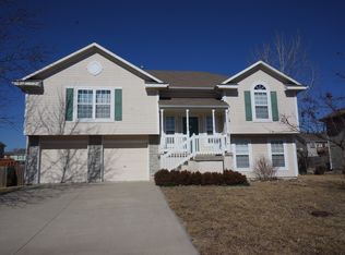 1604 Tyler Dr, Raymore, MO 64083