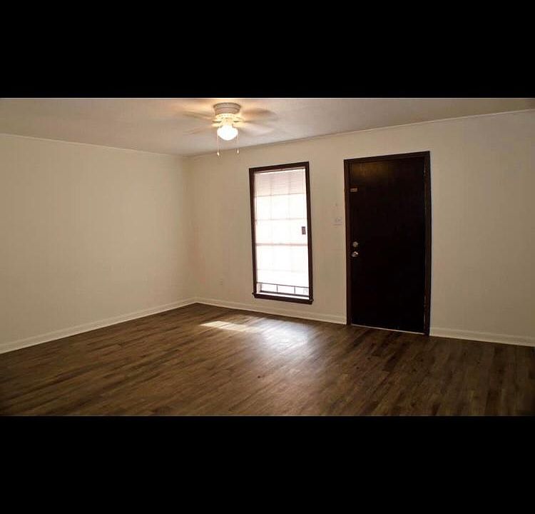 1st image of 128 Prairie Ave APT 4