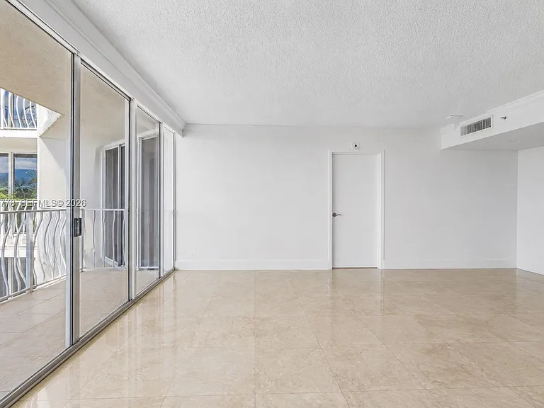 7601 E Treasure Dr #1924 — Photo 7