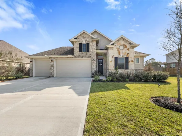 11918 Autumn Leaf Dr, Mont Belvieu, TX 77535