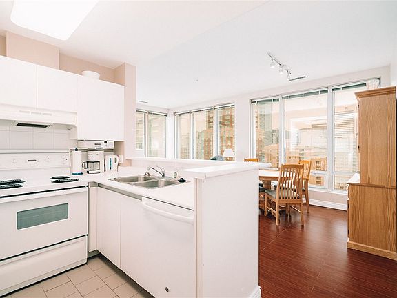 5th image of 989 Nelson St #1307