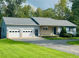 1076 Garrett Rd, Jefferson, OH 44047