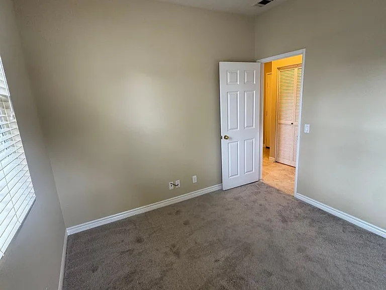 170 Trofello Ln — Photo 39