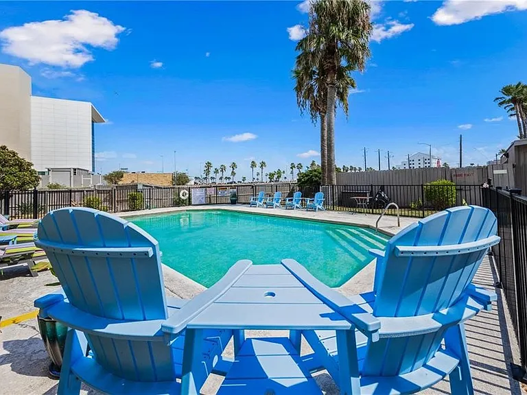 520 S Chaparral St #501 — Photo 2