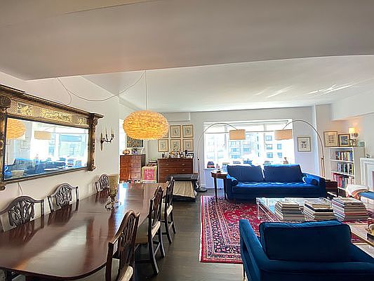 4th image of 40 Central Park S #15F