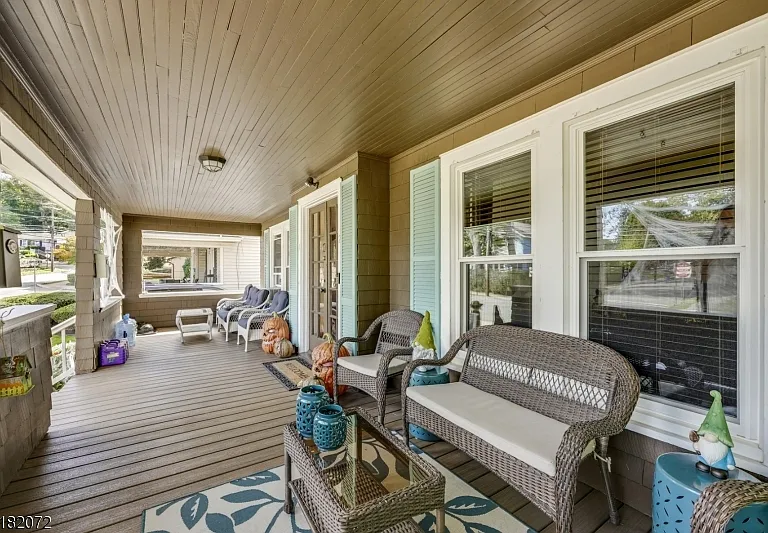 8 Oak Grove Rd #2 — Photo 2