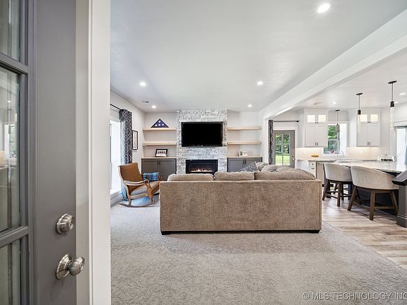3rd image of 5070 E Redbud Dr