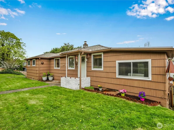 22317 16th Avenue S, Des Moines, WA 98198