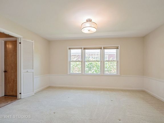 5th image of 2841 W Bryn Mawr Ave