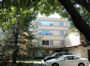949 Pleasant St #3AW, Oak Park, IL 60302