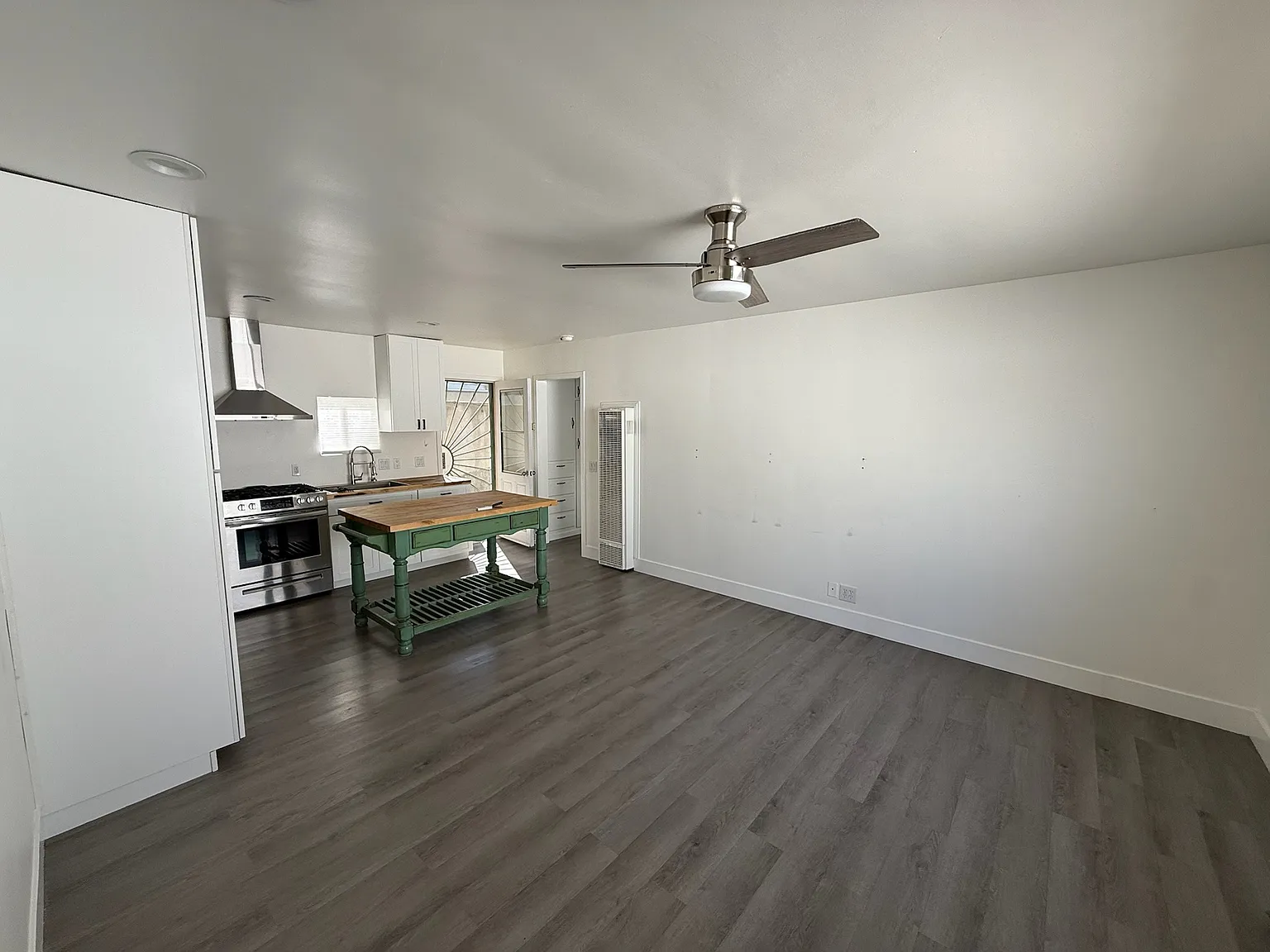 1 bed, 800 sqft, $4,495 — Photo 3