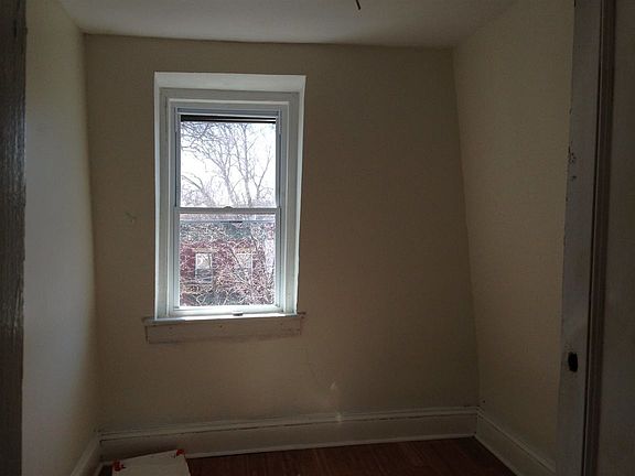 4th image of 22 Belmont Ave #2