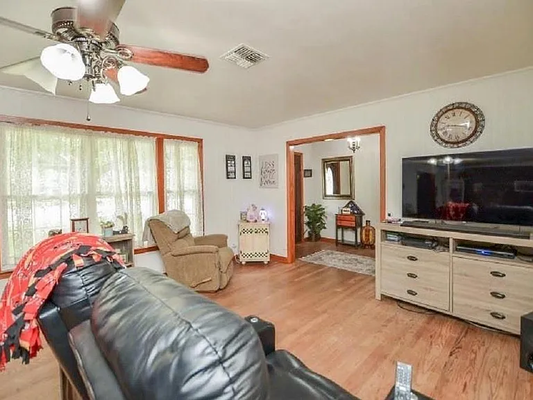 1116 N Meyer St — Photo 9