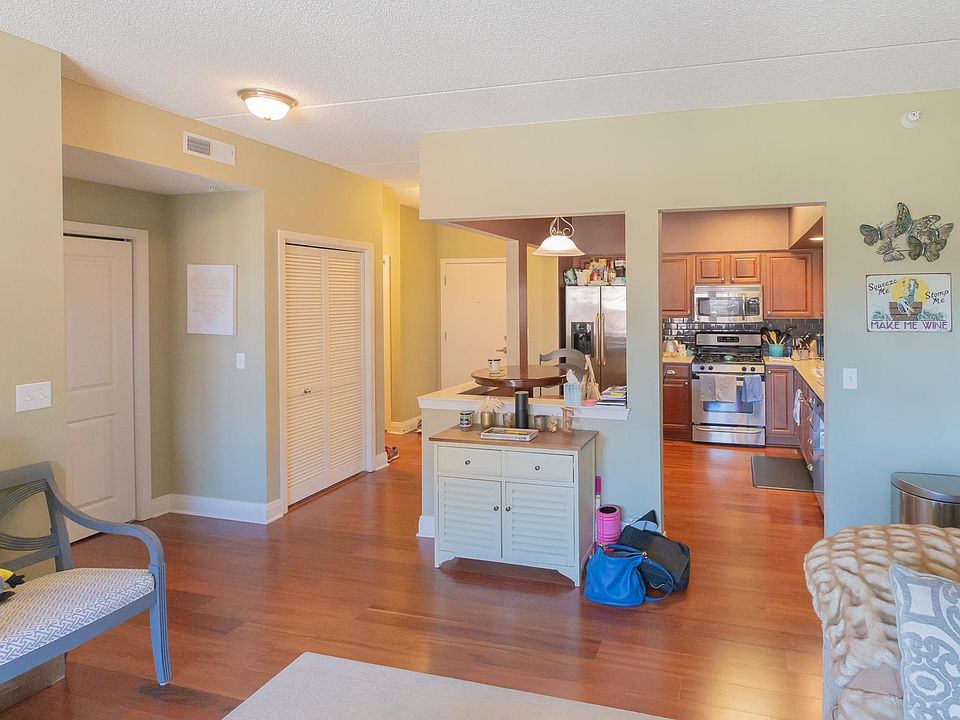 Living Room/Kitchen