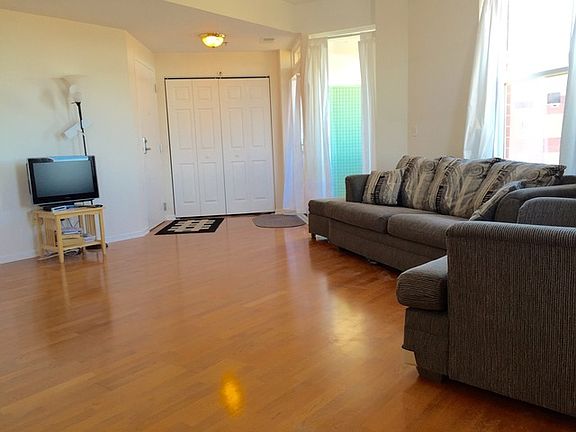 3rd image of 400 Village Cir Unit 408