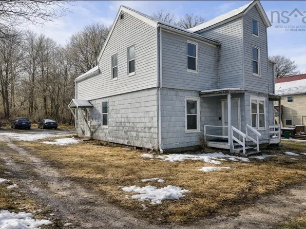 211 Forbes St, New Glasgow, NS B2H 4P3