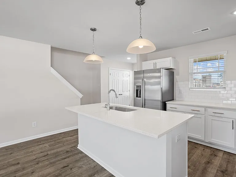 1012 Peony Ln — Photo 13