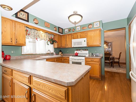 4th image of 8848 172nd St