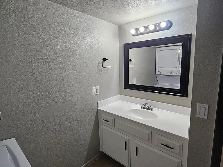 3046 E Marconi Ave #103 — Photo 54