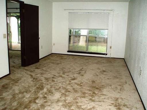 3rd image of 12118 MORRISTOWN DR