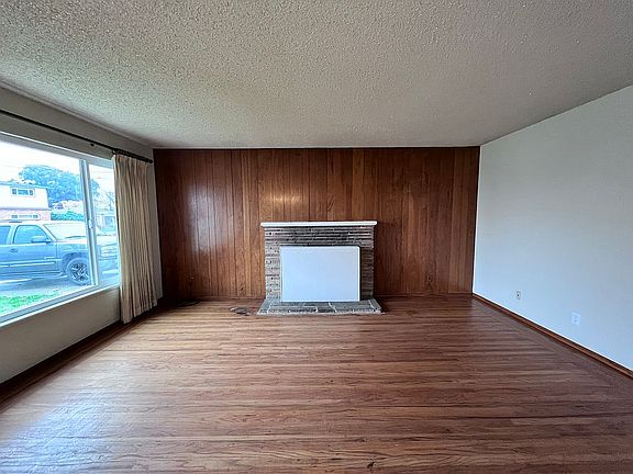5th image of 266 Mariposa Dr