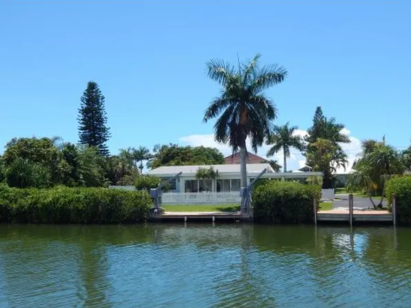 119 Tahiti St, Naples, FL 34113