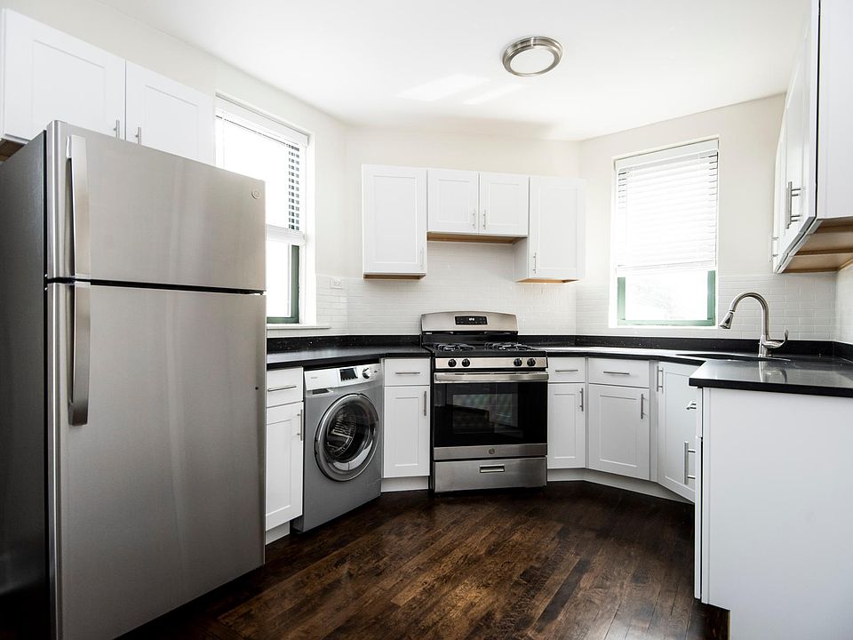 1st image of 3845 N Greenview Ave #38453N1